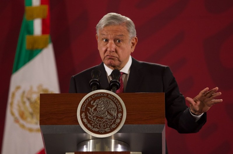 AMLO advierte a funcionarios de Morena: 