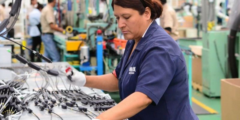 En México mujeres deben trabajar 35 días extra para nivelar brecha salarial: Informe.