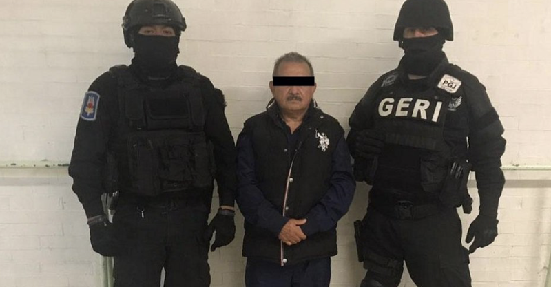 Cae sujeto que autorizó obras en el Rébsamen. 