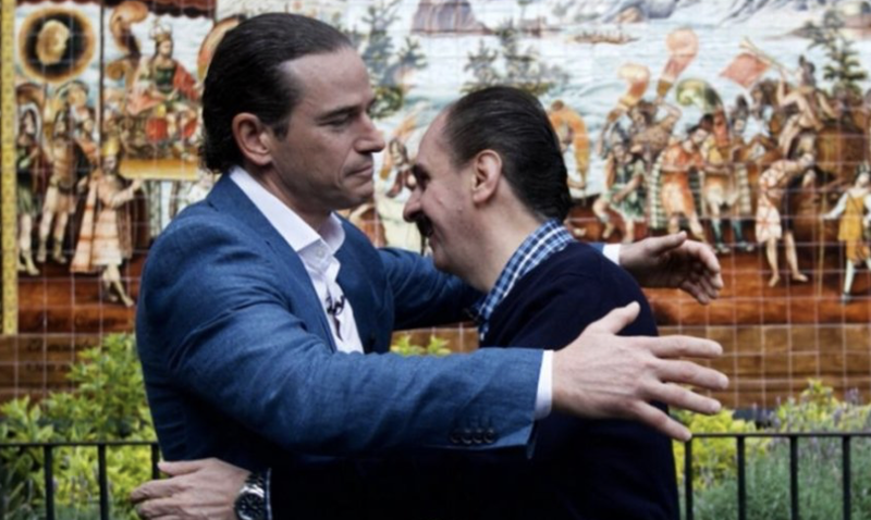 Descendiente de Hernán Cortés ofrece disculpas que pedía AMLO.