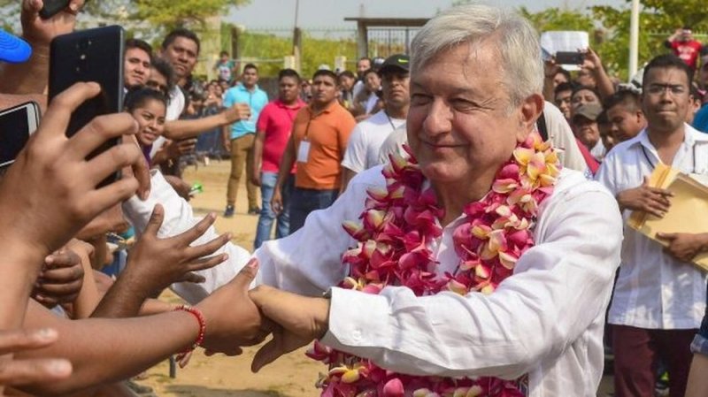 AMLO ha recorrido el equivalente a más de cuatro vueltas al mundo sin poner un pie fuera de Méxicoy