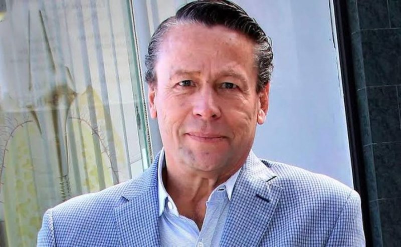 Alfredo Adame alardea con que Steven Spielberg quiere trabajar con él; usuarios le tunden