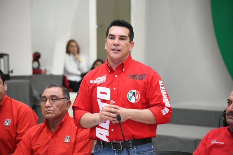 Priistas se amarran las manos y lanzan canto 