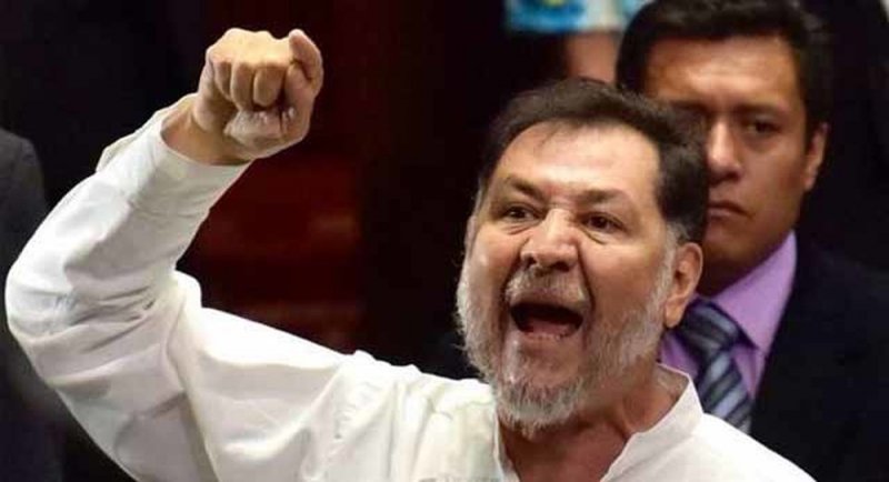 “Ponte a trabajar y deja de robar”, Noroña se enfrenta a taxista que le quería cobrar de más