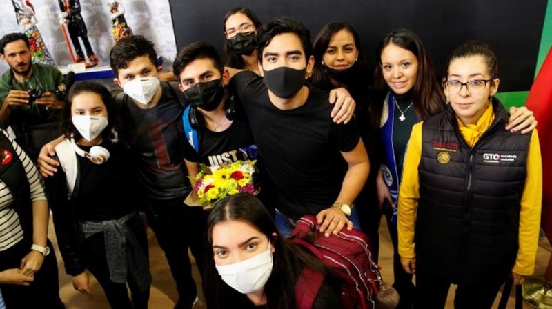 Estudiante proveniente de Wuhan denuncia inexistencia de filtros de seguridad en el AICM 