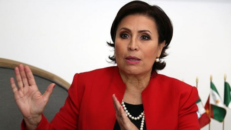 Abogado de Rosario Robles la deja “vestida y alborotada” a horas de una nueva audiencia con el juez
