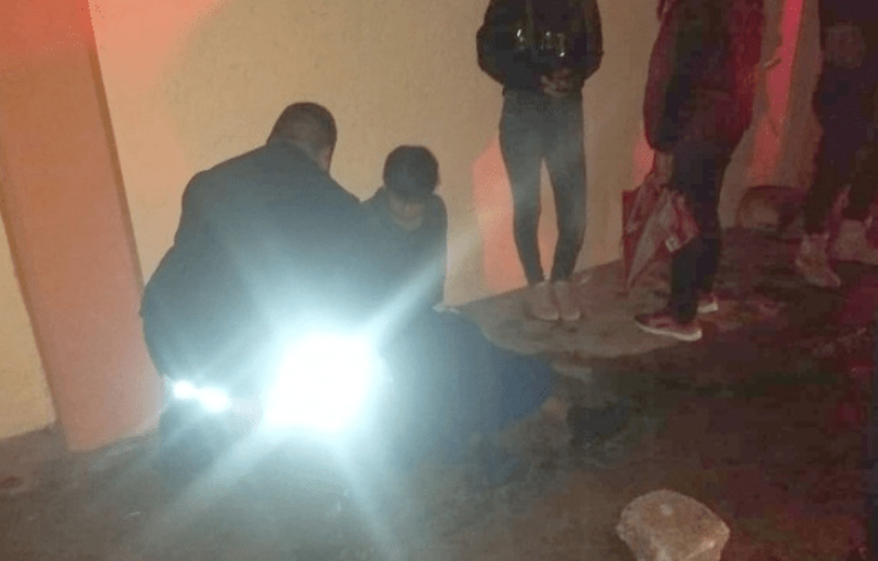 Joven no toma bien que lo termine su novia y se golpea con un block en la cabeza