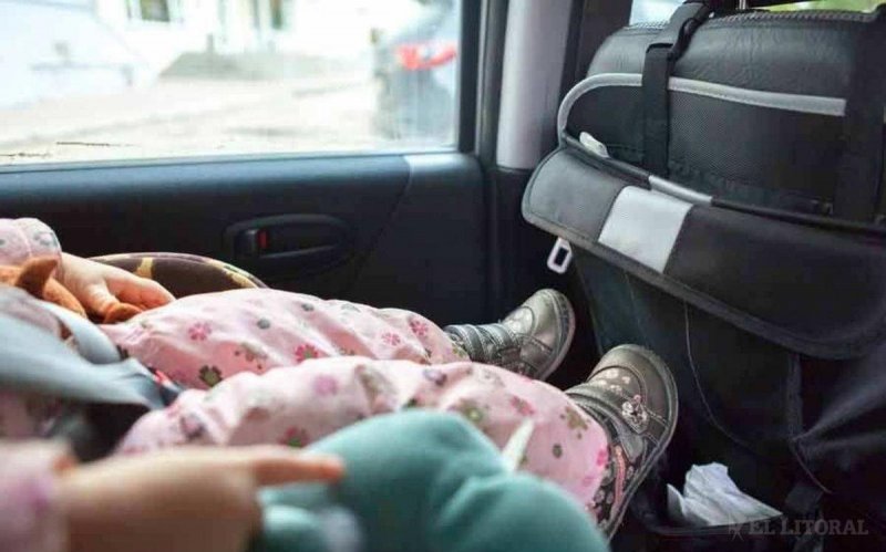 Dejan a bebé de 10 meses en el auto, se les olvida y muere asfixiado