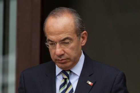 Lávense las manos como si hubieran tocado a Calderón dice tuitera y las redes estallan