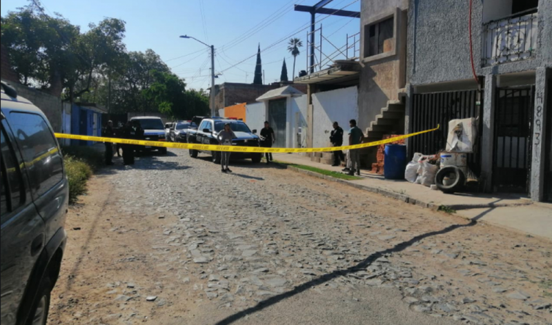 Hijo defiende a su madre y se escabecha a dos ladrones que se metieron a robar a su casa