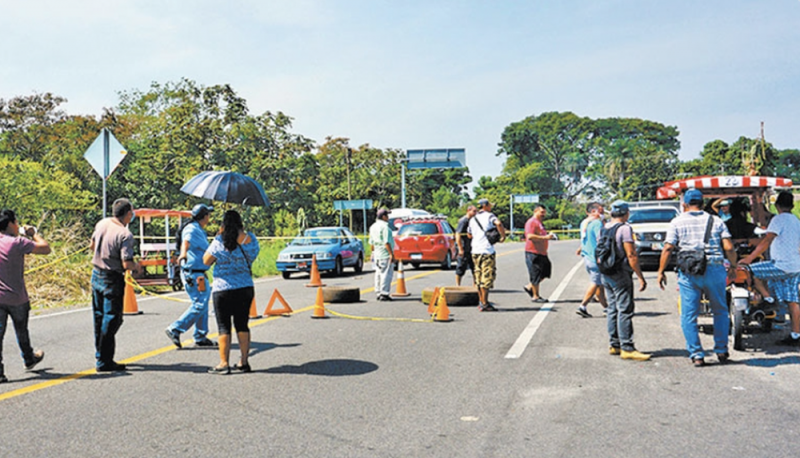 Gobernadores de Chihuahua y NL se pelean. Cierran sus fronteras y nadie pasa por pretexto de COVID19