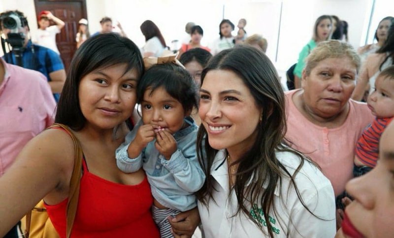 HIJA de Manlio y SENADORA del PRI hace CAMPAÑA con apoyos COVID19