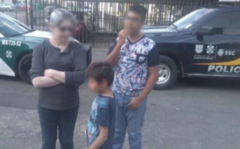 Policías de la CDMX salvan a niño de CAER del TERCER piso de su CASA