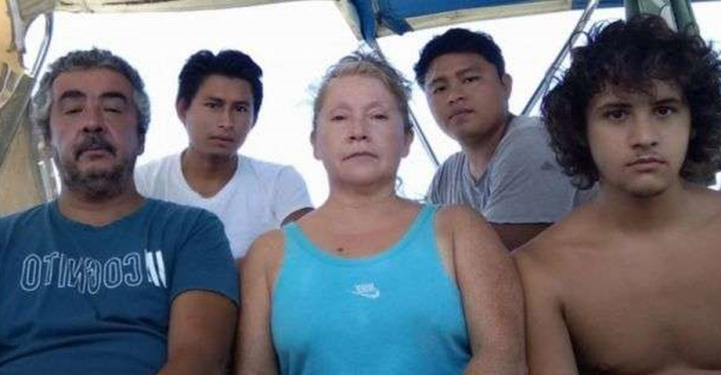 Familia se queda ATRAPADA 50 días en velero en el mar por COVID19