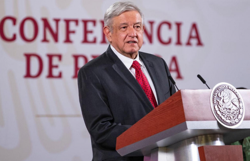 AMLO ADVIERTE a empresarios que seguirá poniendo ORDEN en el sector energético 