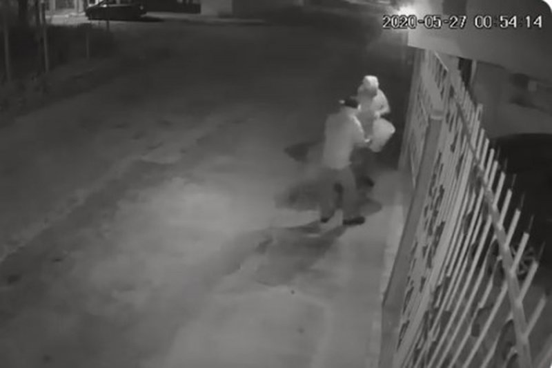Difunden VIDEO del momento en el que QUEMAN casa y carro de Enfermera en Yucatány