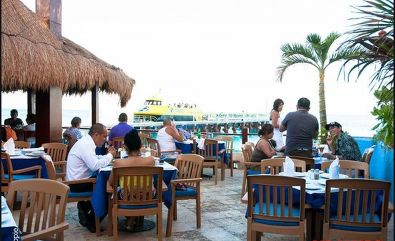 Habitantes de CANCÚN salen a las calles como si no hubiera CORONAVIRUS y sin cubrebocas
