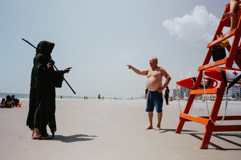 Se aparece la «calaca» en PLAYAS para recordar que si no hay sana distancia «se los lleva»