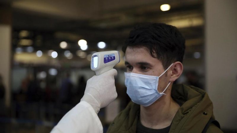 Surge un NUEVO síntoma de Covid-19: salpullido en la boca 