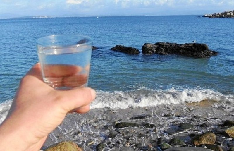 Científicos CONVIERTEN agua de mar en POTABLE usando solo luz solar