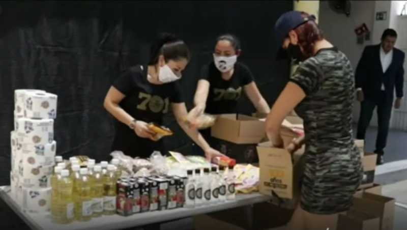 Con las iniciales JGL hijos de “El Chapo” regalan comida afuera de hospitales en Culiacán
