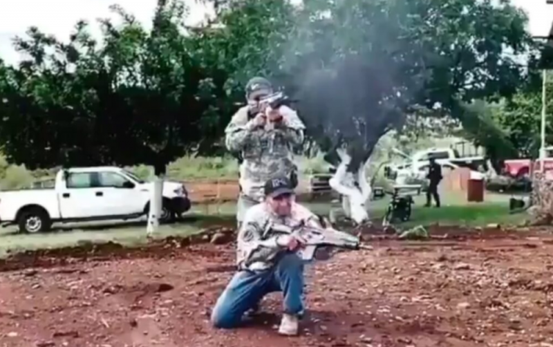 Filtra Cártel del Noreste video en cámara lenta de sus sicarios practicando