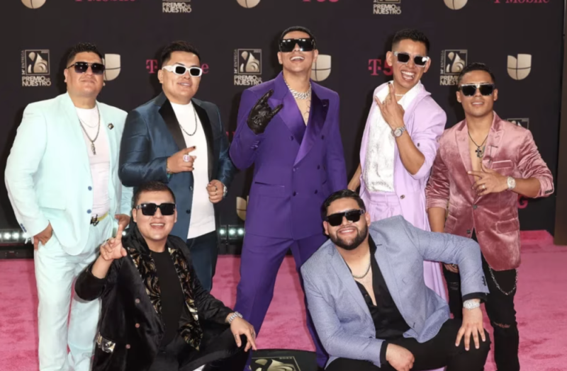 Grupo Firme cancela presentación en California por problemas con sus visas ¿Les cancelaron?