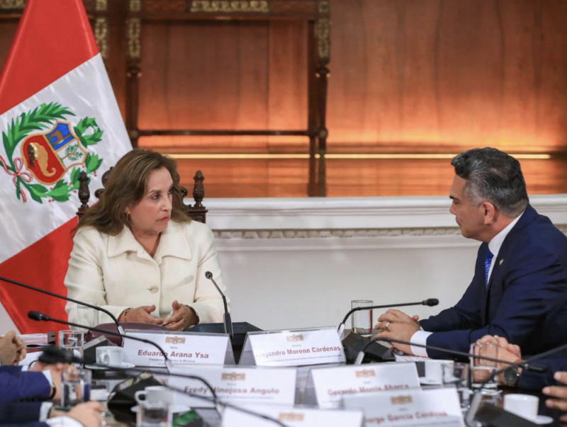 Vaya casualidad: Perú quiere declarar ‘non grata’ a Sheinbaum… justo cuando Alito anda de visita