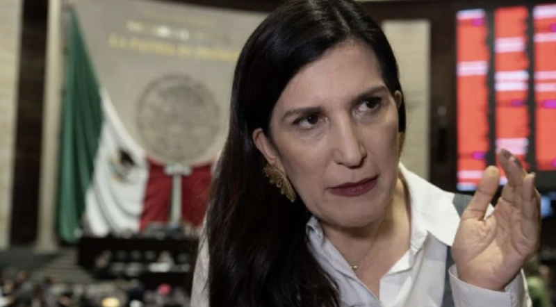 Tiempo de AMLO ya pasó, debe dejar que Sheinbaum tome sus decisiones: Kenia López Rabadán