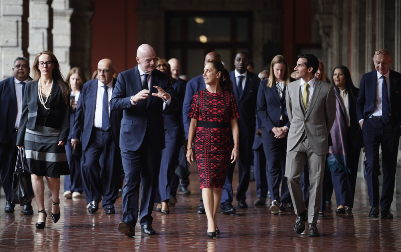 Sheinbaum recibe a Gianni Infantino en la víspera del Mundial 2026 