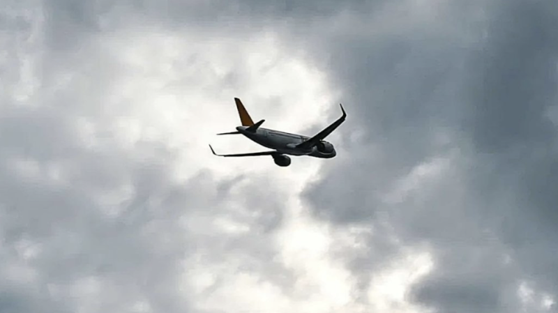 Rayo impacta el motor de un Airbus A330 con más de 200 pasajeros a bordo 