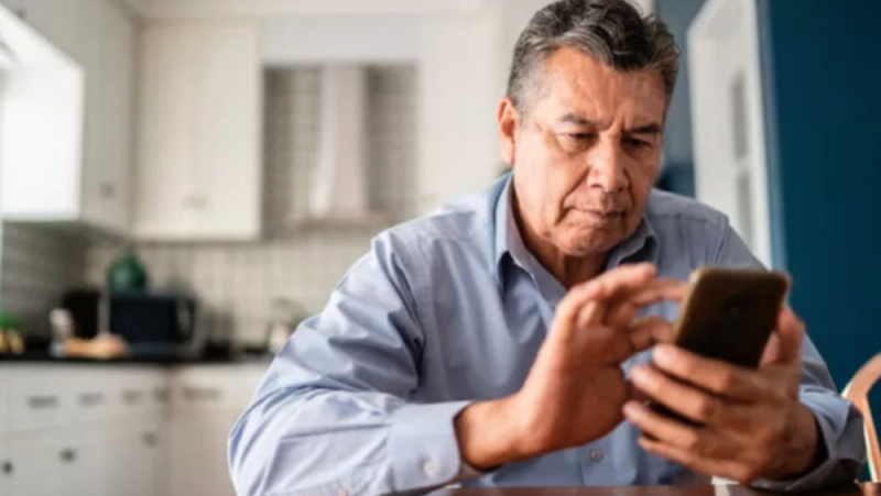 VIDEO Caen 1.7 millones de líneas celulares por el registro obligatorio