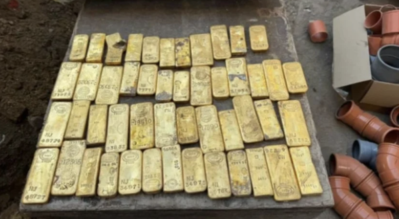 Albañiles encuentran más de 10 millones de dólares en oro escondido mientras trabajaban en una casa