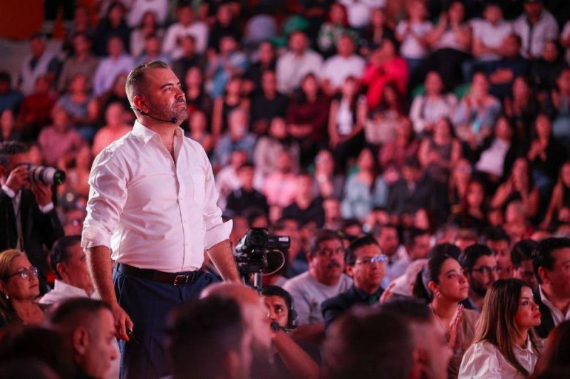 Gerardo Quirino rinde su segundo informe con más obra, empleo y seguridad