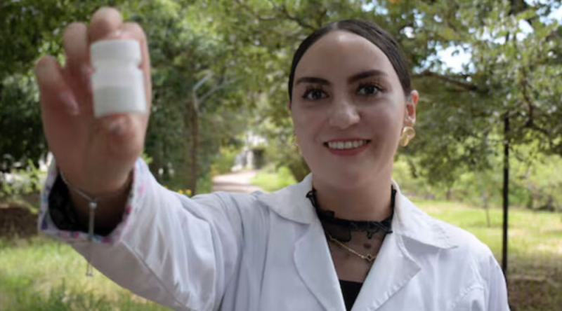 Estudiante mexicana desarrolla bloqueador solar en nanopolvo con extracto de zanahoria