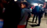 Roban casi 100 llaves a Valet Parking en bar de Puebla y el caos se apodera de la zona. 