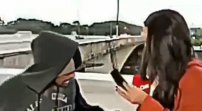 Reportera es ASALTADA por ladrón en transmisión en VIVO