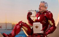 Fanáticos de AMLO lo convierten en superhéroe y los memes inundan las redes. 