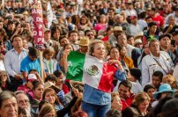 Medio denuncia mega acarreo al AMLOFest, usuarios y testimonios lo desmienten.