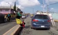 Conductor atropella a menor y se da a la fuga, piden ayuda en redes para identificarlo. (VIDEO)