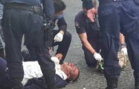 Pasajeros someten a otro ladrón de transporte público, lo golpean y entregan a autoridades