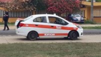 Abandonan cuerpo desmembrado dentro de taxi frente a SSP en Acayucan