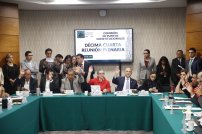 #ÚltimoMinuto Comisión de puntos avala el recorte del 50% a los Partidos Políticos. 