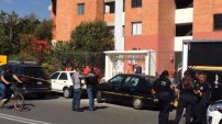 Mujer desarma a individuo que quería despojarla de su auto, él no lo pudo contar.