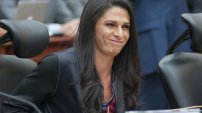 Exhiben a Ana Guevara por aumentar beca de 18 a 30 mil a nadadora que no competía. 