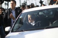 Jettas, Suburban y avión comercial: así se traslada AMLO