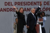 #HISTÓRICO: Entre porras y gritos anuncia AMLO que ha cumplido 78 de 100 compromisos. 