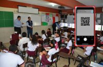 Secundaria de la CDMX usa código QR para avisar a padres si llegaron sus hijos a la escuela
