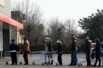 Italia impone un metro de distancia entre personas para evitar contagios de Coronavirus