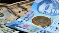 Peso recupera terreno; dólar a la baja